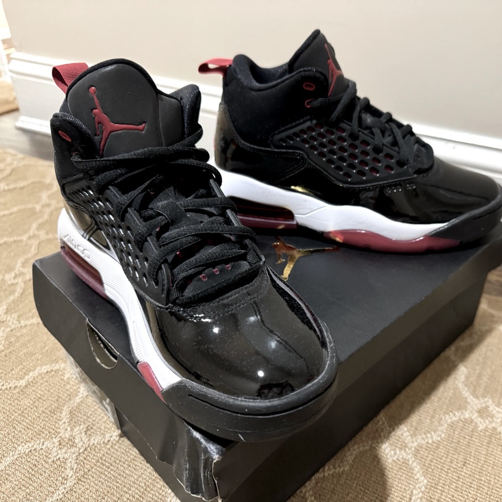 Michael Jordan Maxin 200 sneakers youth 4